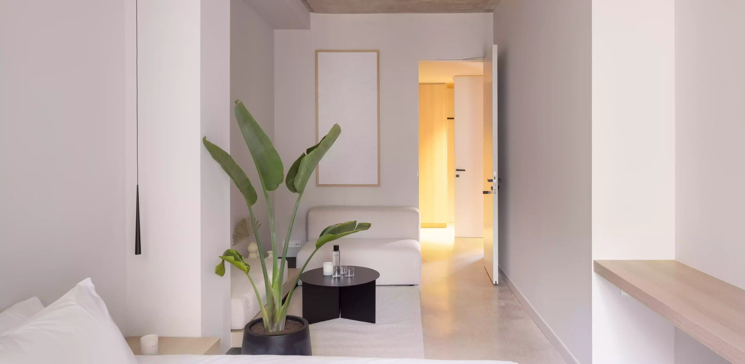 e6a-yours-boutique-hotel-habitacion-reforoma yours-boutique-hotel-comedor-mesa-redonda-hormigon-visto-ruzafa-valencia